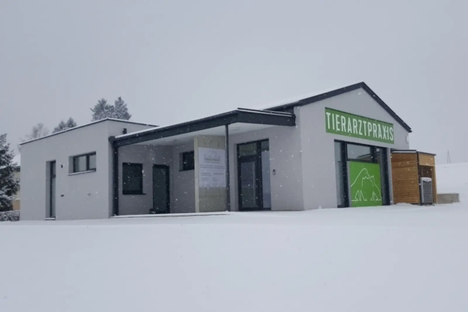 Hammerl-Baumeister-Referenz-Neubau-Tierarztpraxis-Andersson-Pichler