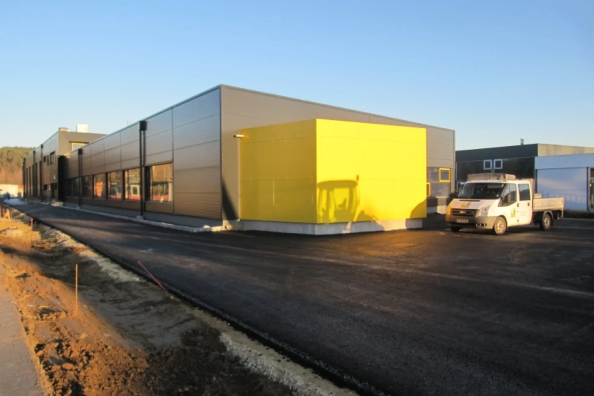 Hammerl-Baumeister-Steiermark-Referenz-Aussenanlage-Gewerbebauten-Licht-Loidl-3