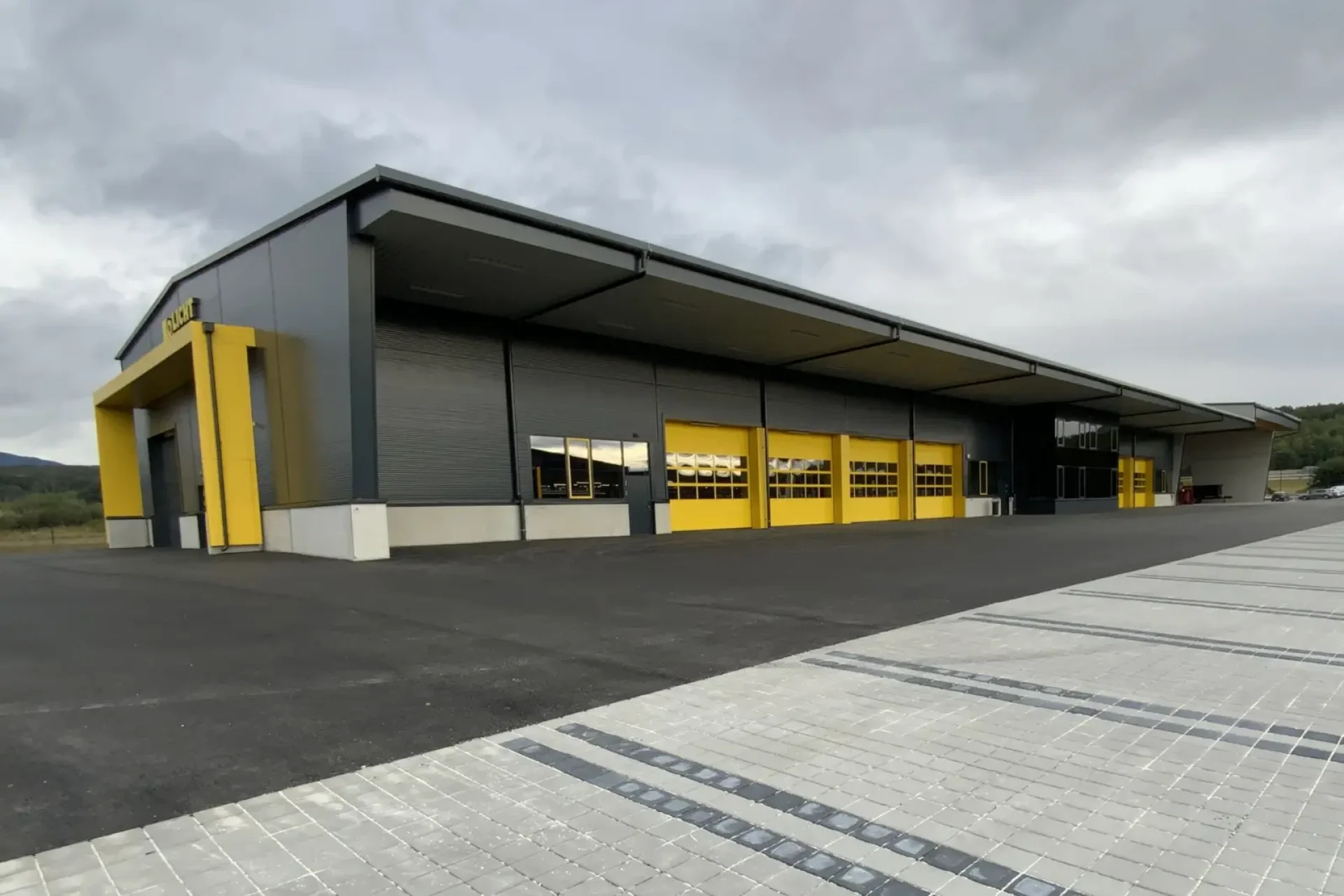 Hammerl-Referenz-Neubau-Logistikhalle-Licht-Loidl-Lafnitz